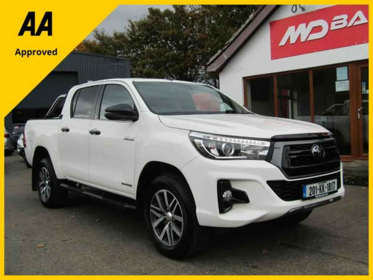 Toyota Hilux 2.4D4D Invinc 150BHP D/C 4DR Auto.(24 - Image 1