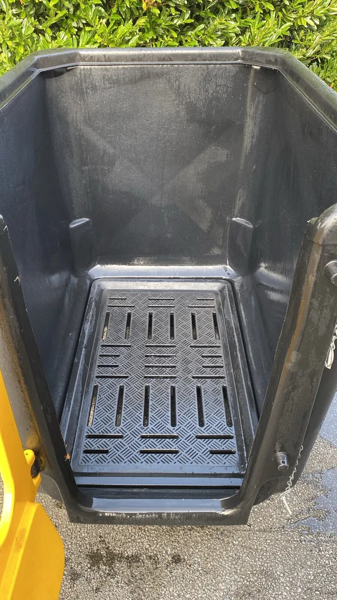 JFC calf isolation unit - Image 4