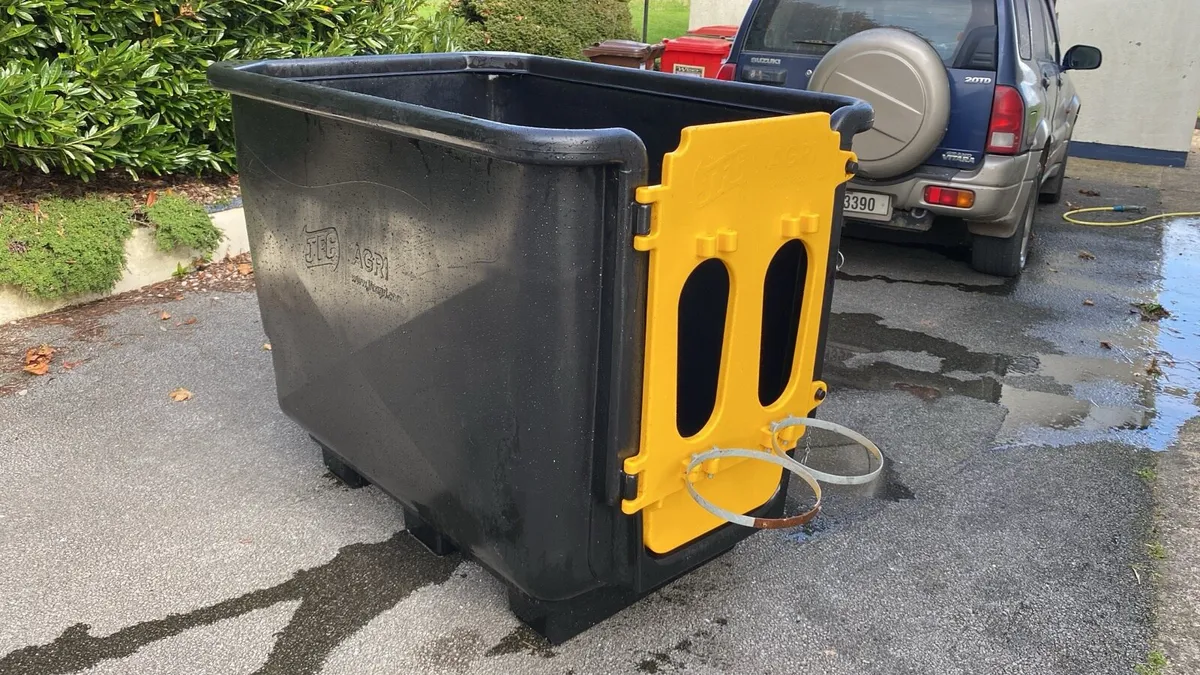 JFC calf isolation unit - Image 1