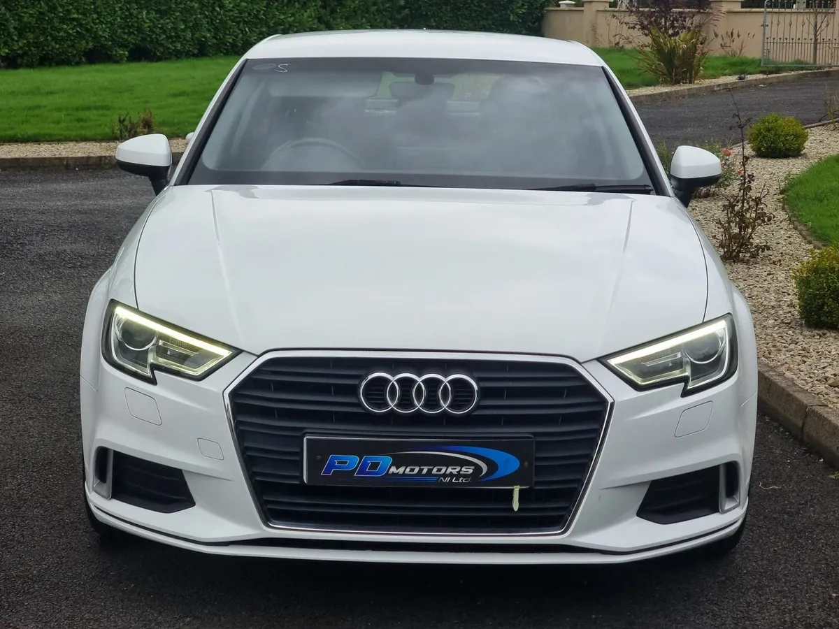 172 AUDI A3 1.6 TDI SPORT SALOON - Image 3