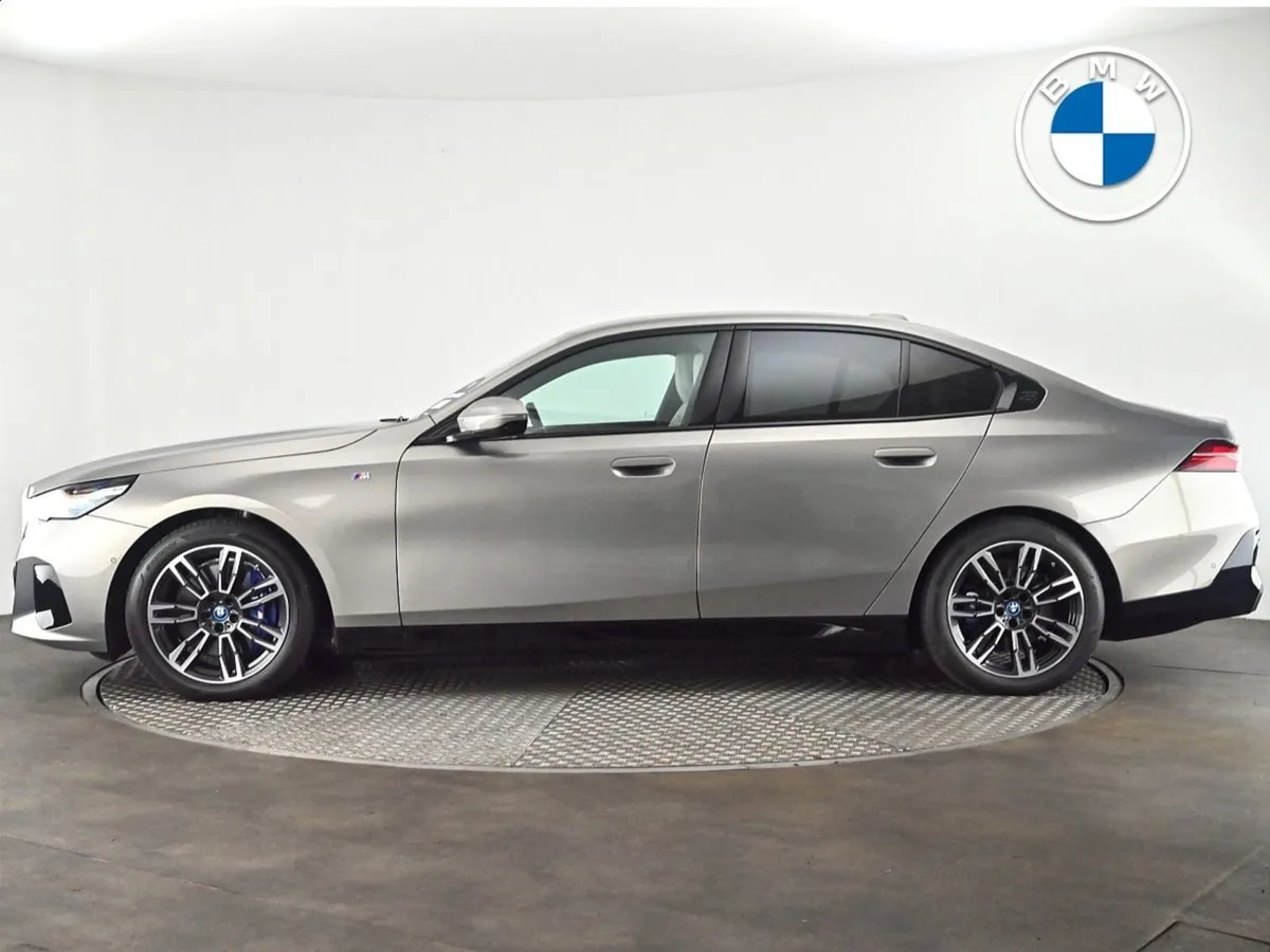 BMW i5 Edrive40 M Sport Saloon - Image 3