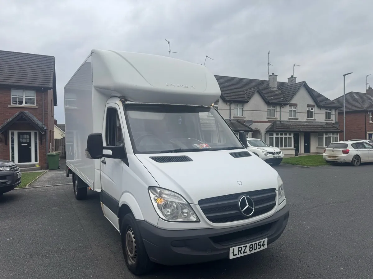Mercedes Sprinter Luton - Image 2