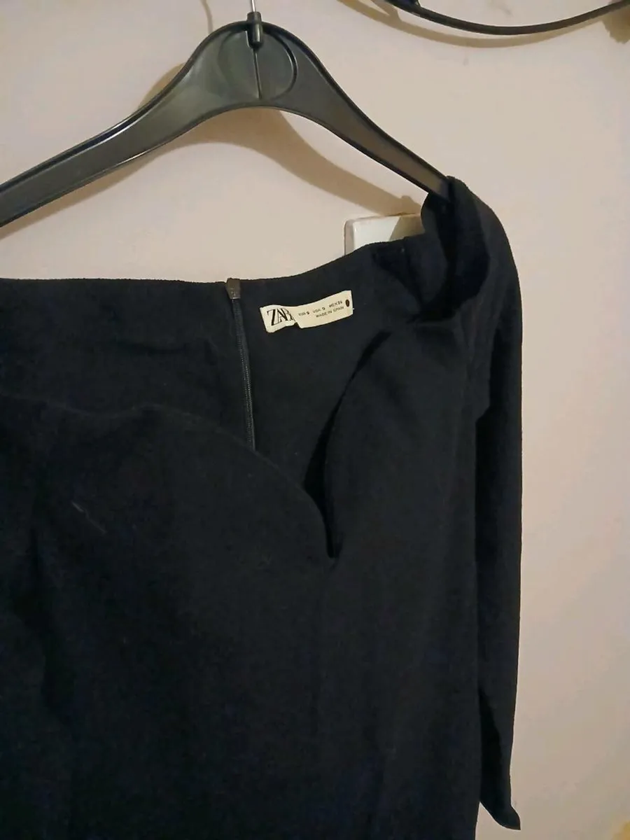 Beautiful ZARA off shoulder dress size S - Image 1
