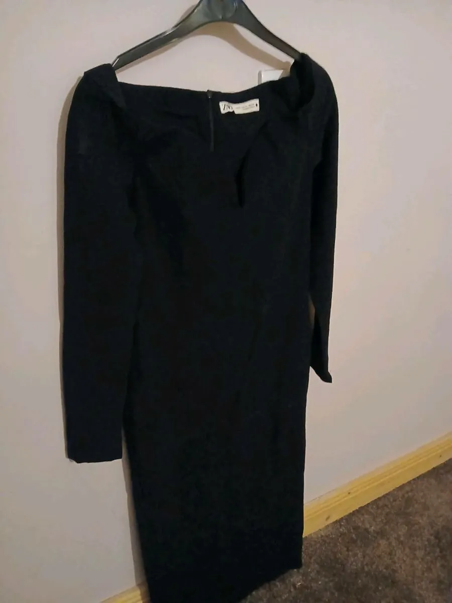 Beautiful ZARA off shoulder dress size S - Image 2