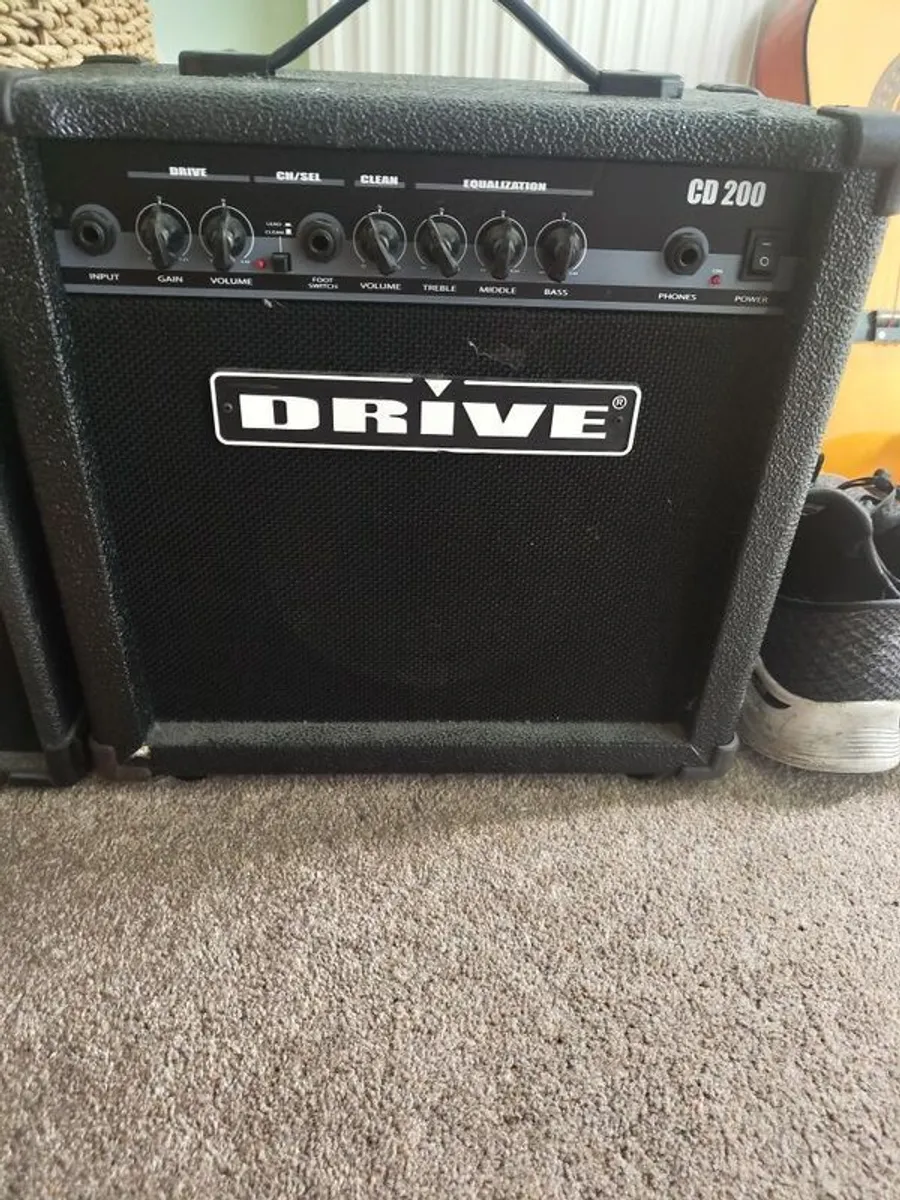 Complete Electric Guitar Starter Pack, Guitar, Amp, Cable, Stand, Gig bag. - Image 2