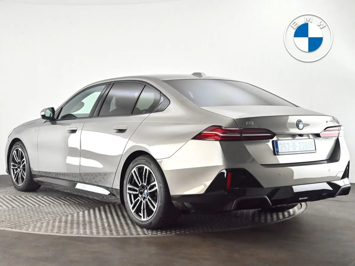 BMW i5 Edrive40 M Sport Saloon - Image 2