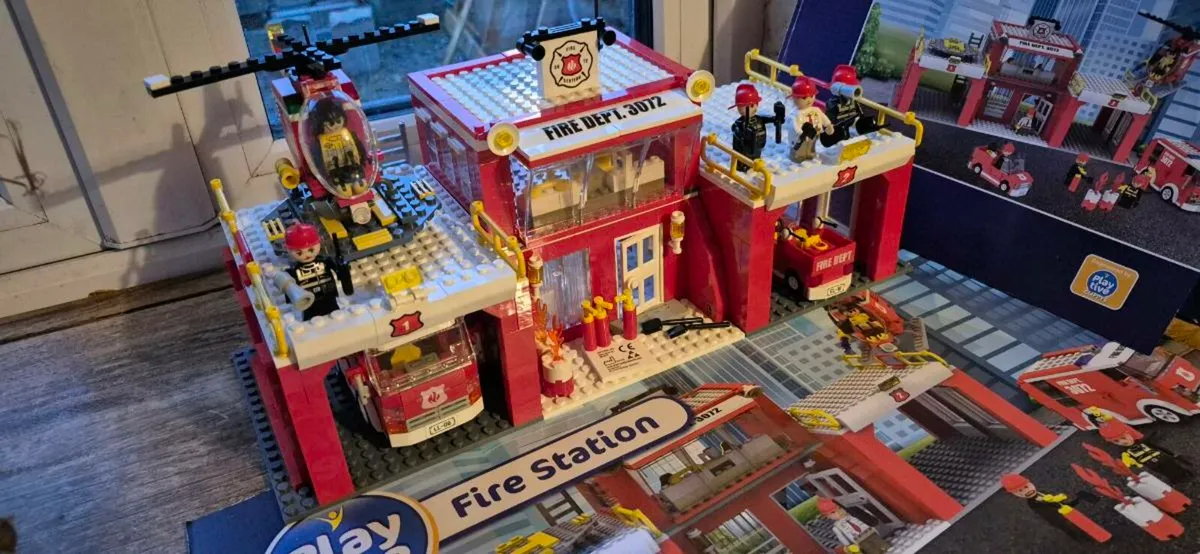 Lego Fire Station Set - Image 1