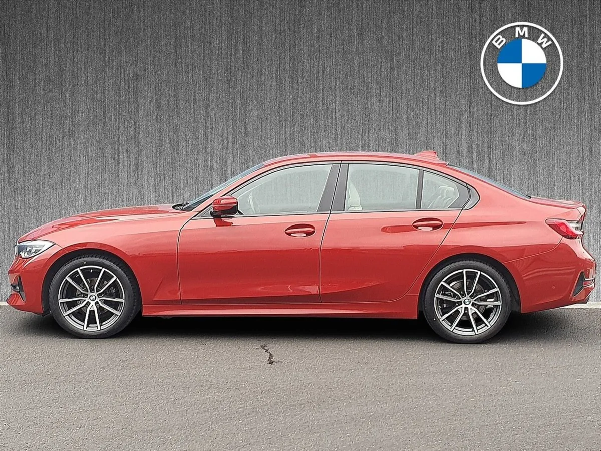 BMW 3 Series 318i Sport Saloon - Image 4