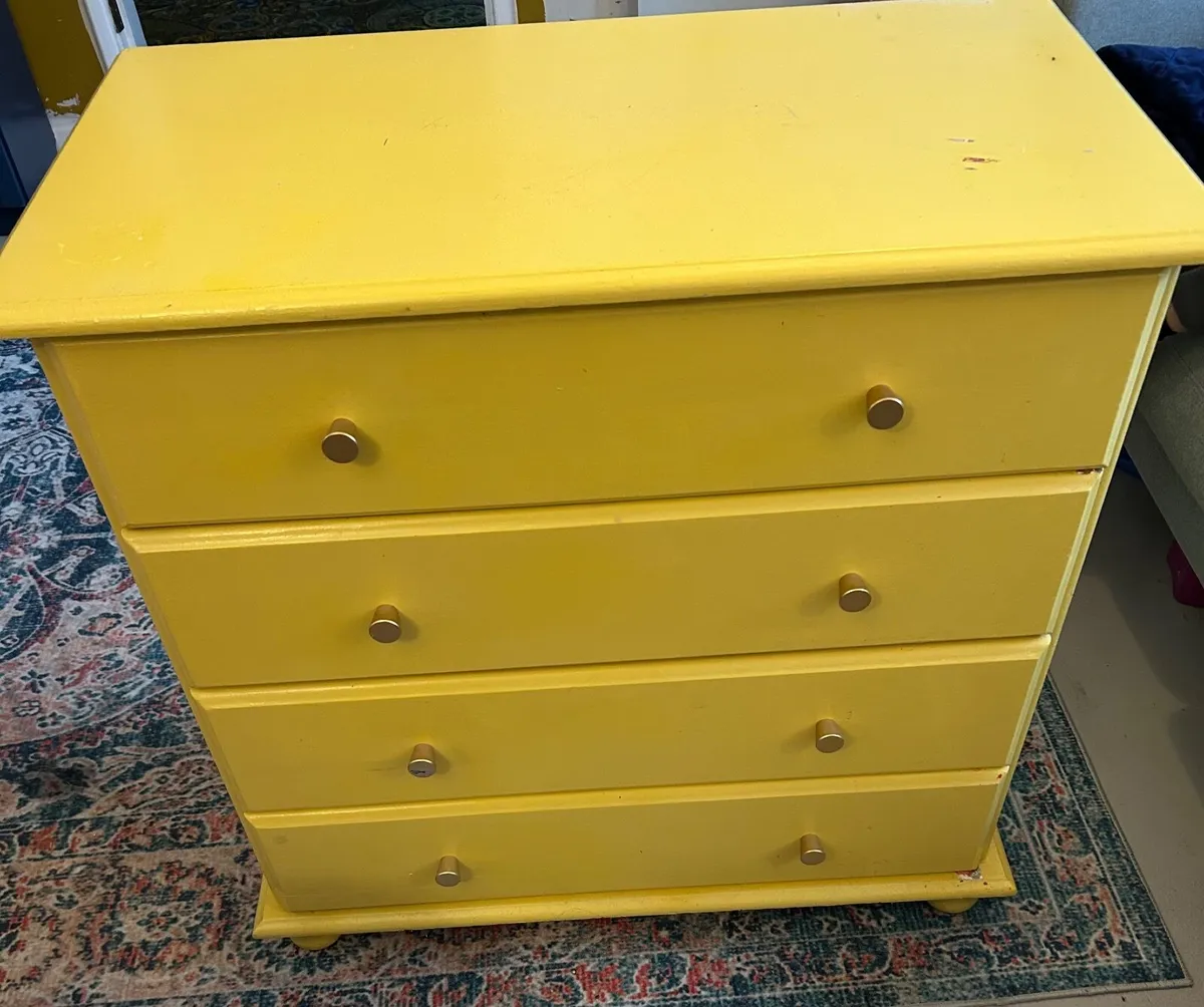 Yellow chest of drawers - Image 1