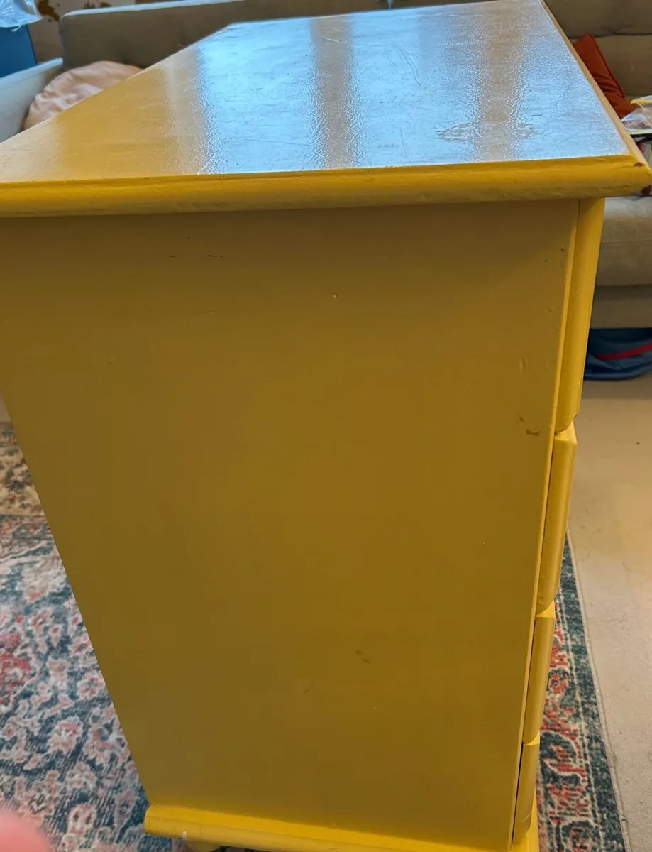 Yellow chest of drawers - Image 2