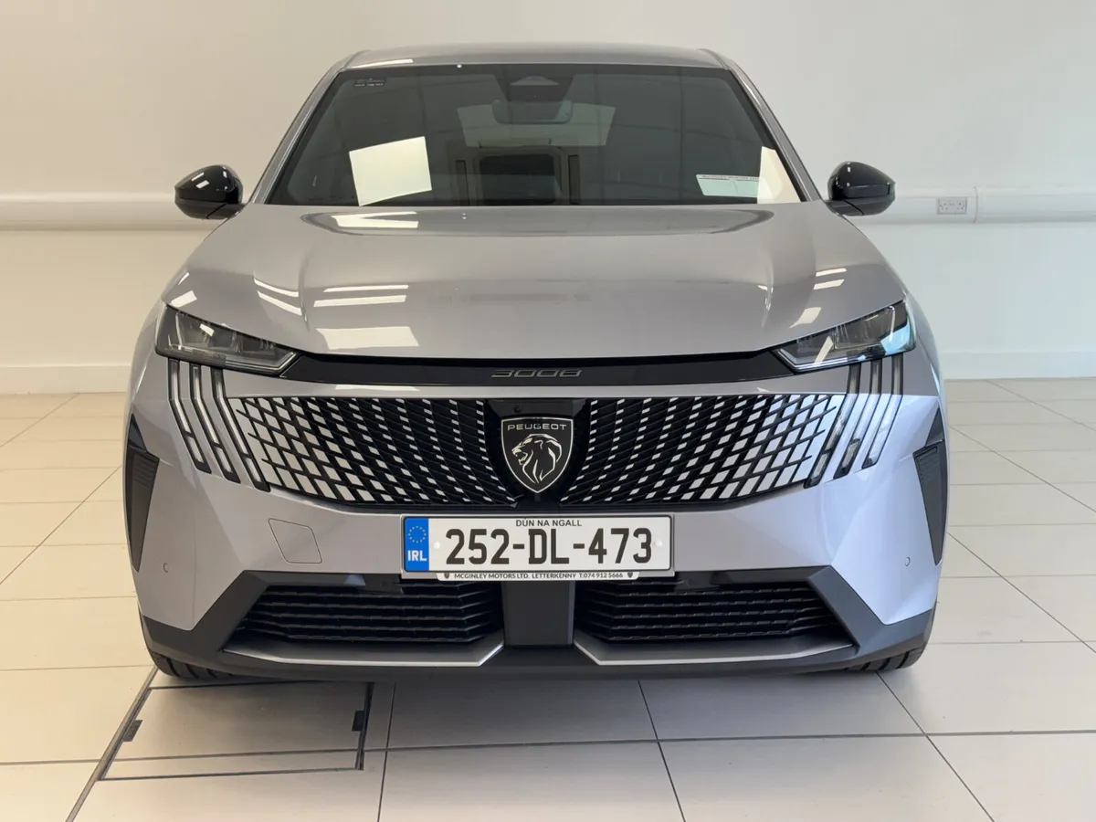 Peugeot e3008 Electric Allure Auto 2025 - Image 2