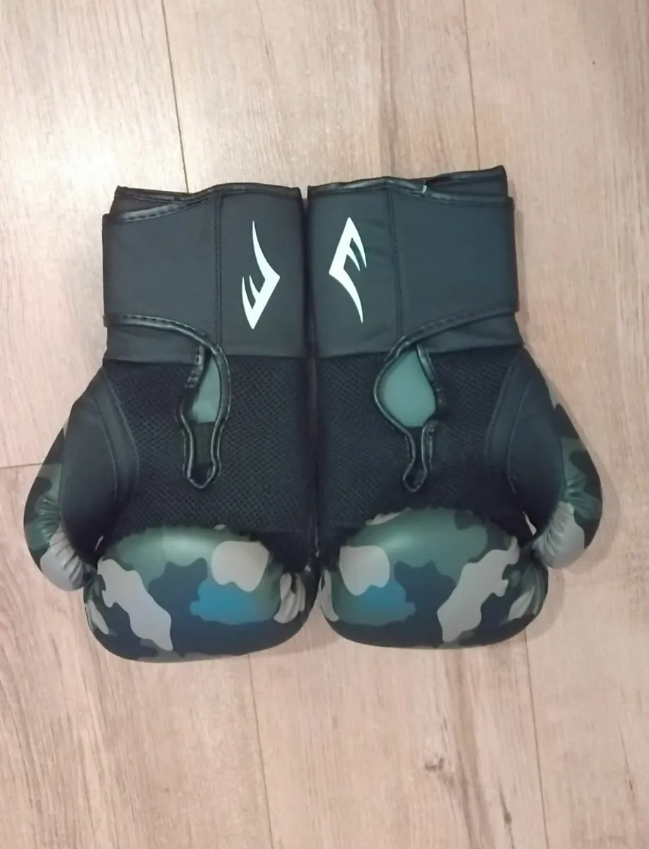 Boxing Gloves Everlast Spark 12oz - Image 1