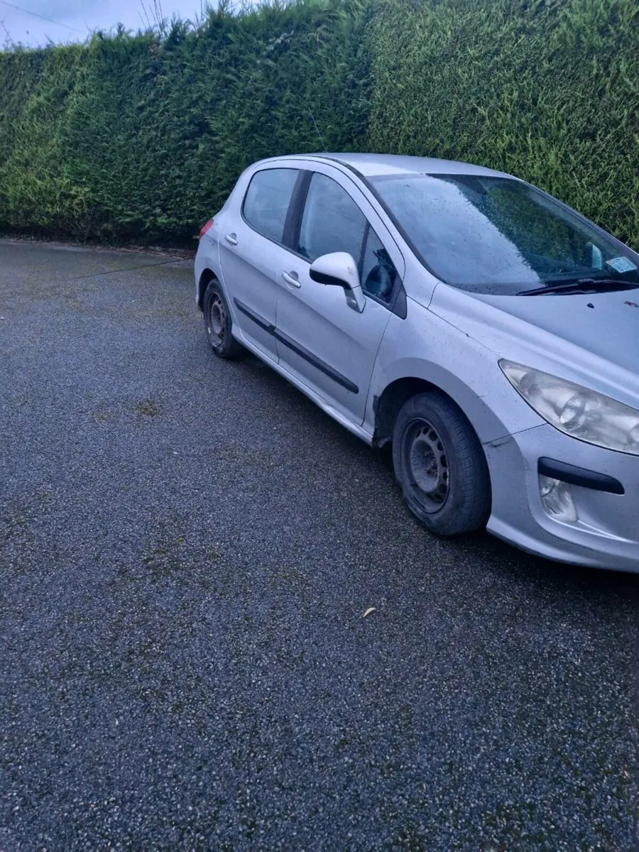 Car - Image 3