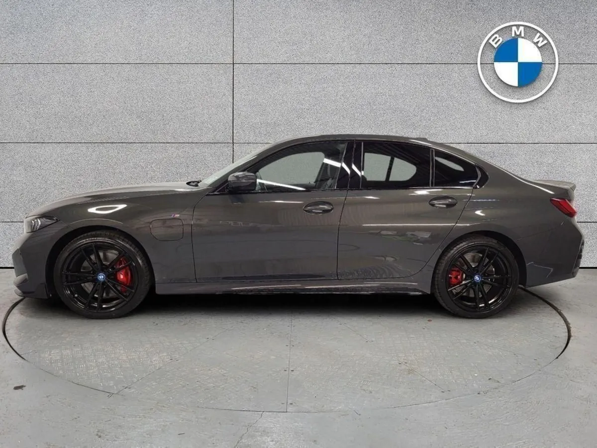 BMW 3 Series 330e M Sport Saloon - Image 4