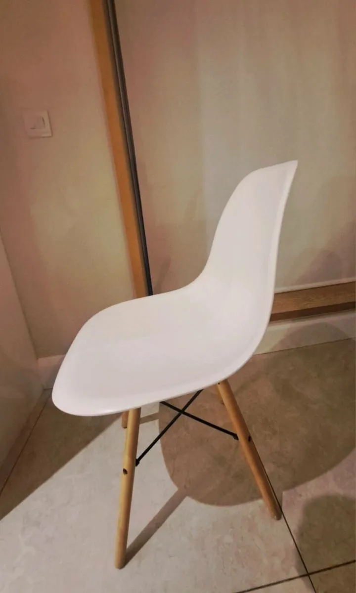 4 x white dining chairs - Image 2