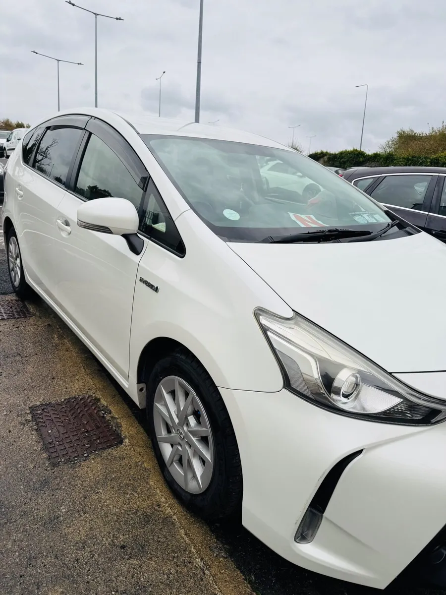 Toyota Prius 2015 - Image 1