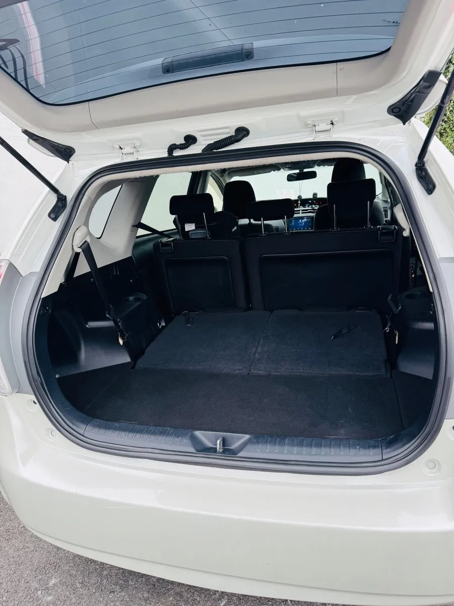 Toyota Prius 2015 - Image 2