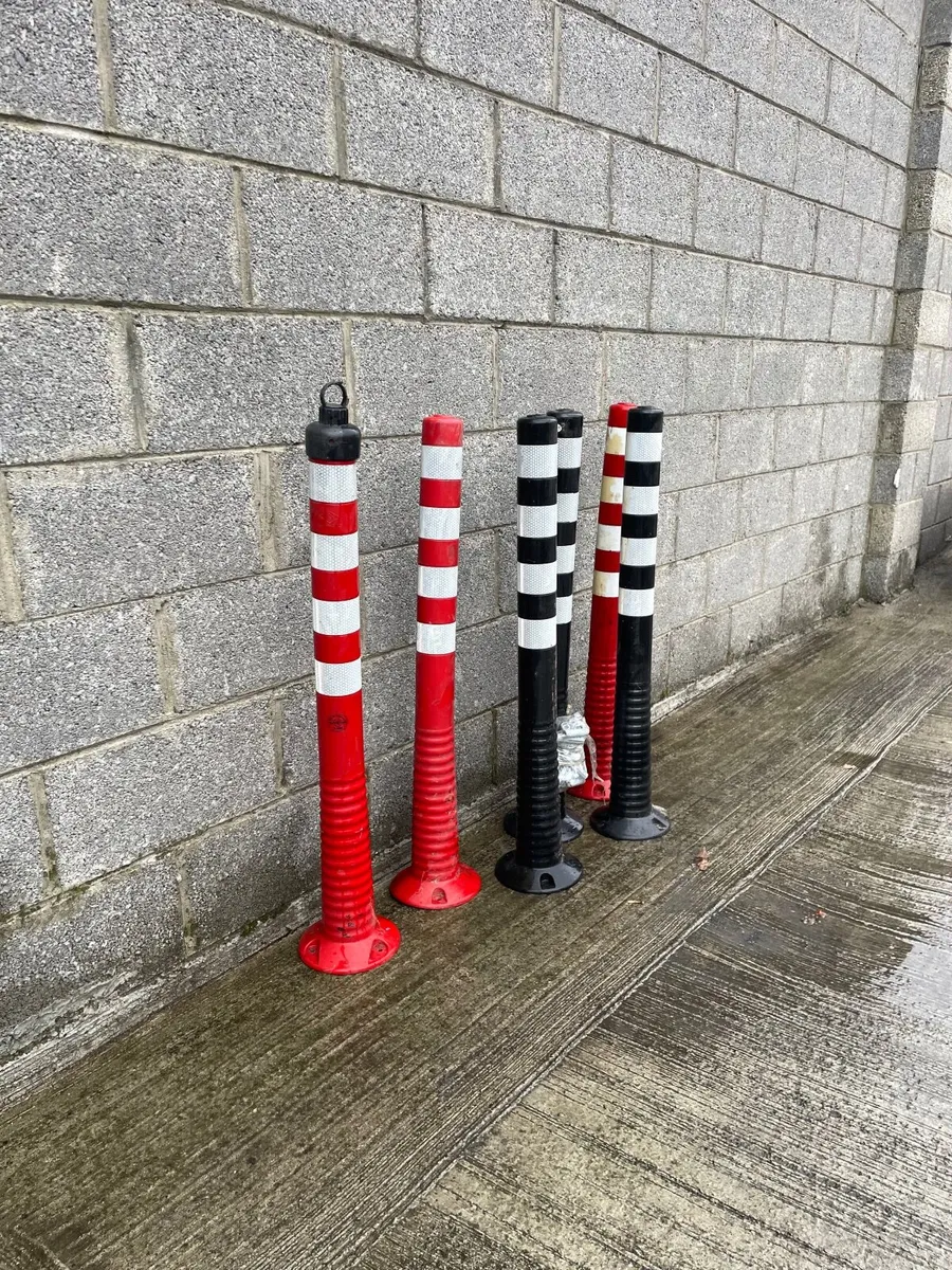 Bollard Past Flexible - Image 2