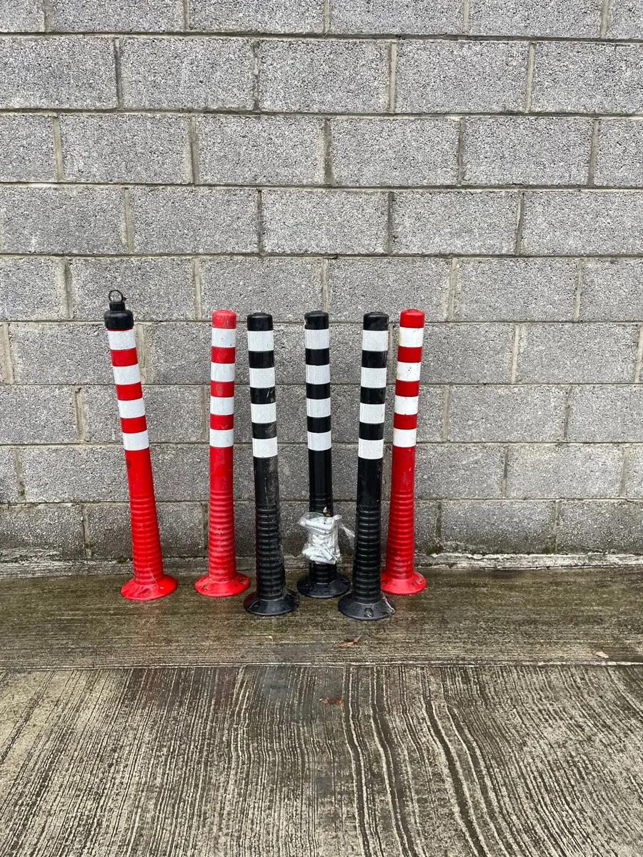 Bollard Past Flexible - Image 4