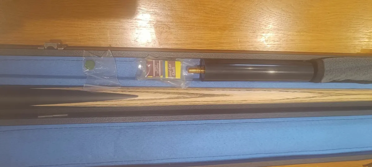 Pool cue - Image 1
