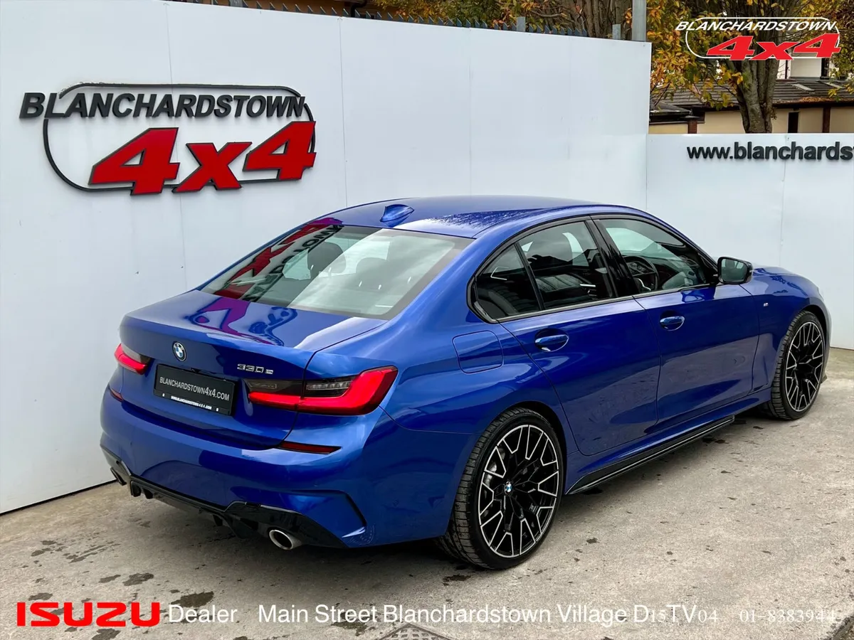 BMW 330e MSPORT PORTIMAO BLUE 300bhp STUNNING CAR - Image 2