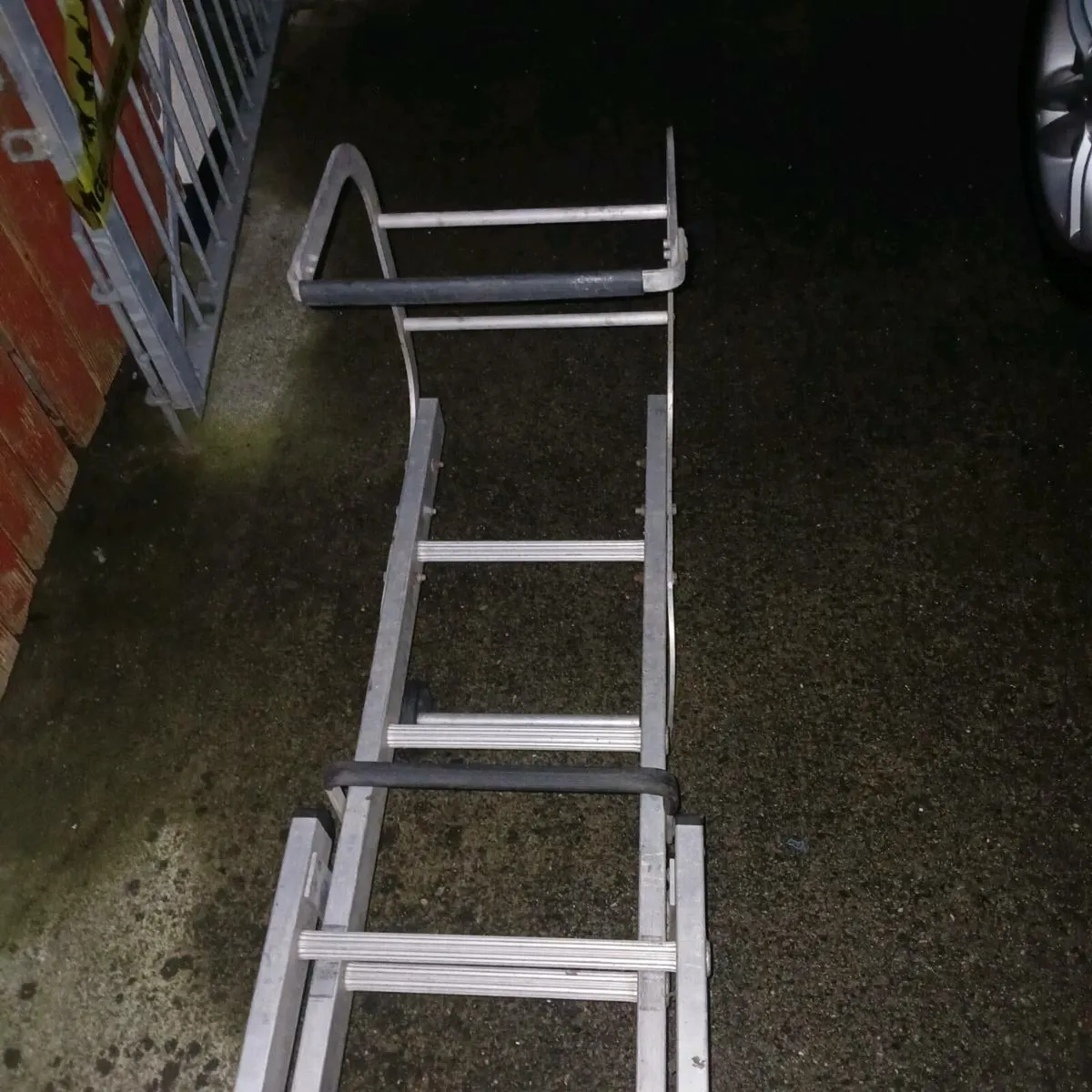 Roofing  ladders - Image 2