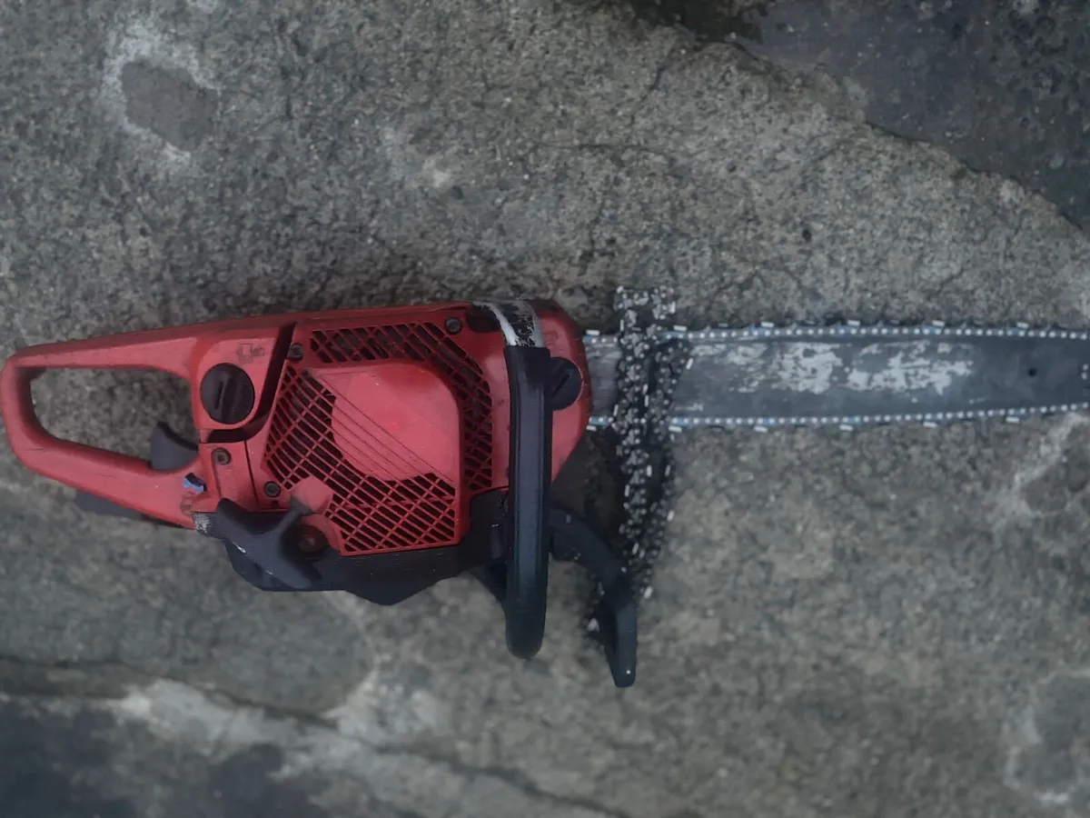 Jonsered cs 2150 chainsaw - Image 2