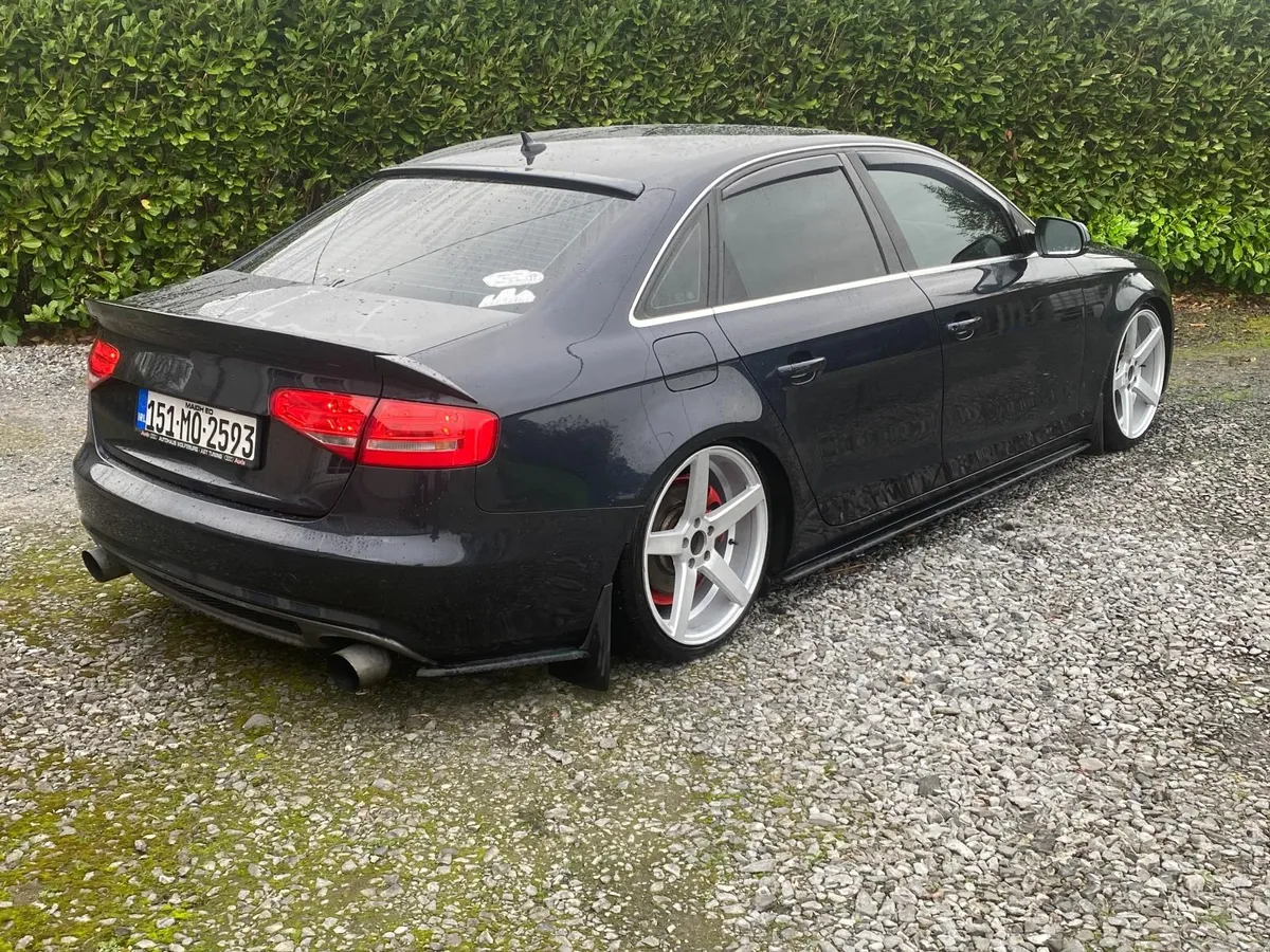 Audi A4 2015 - Image 2