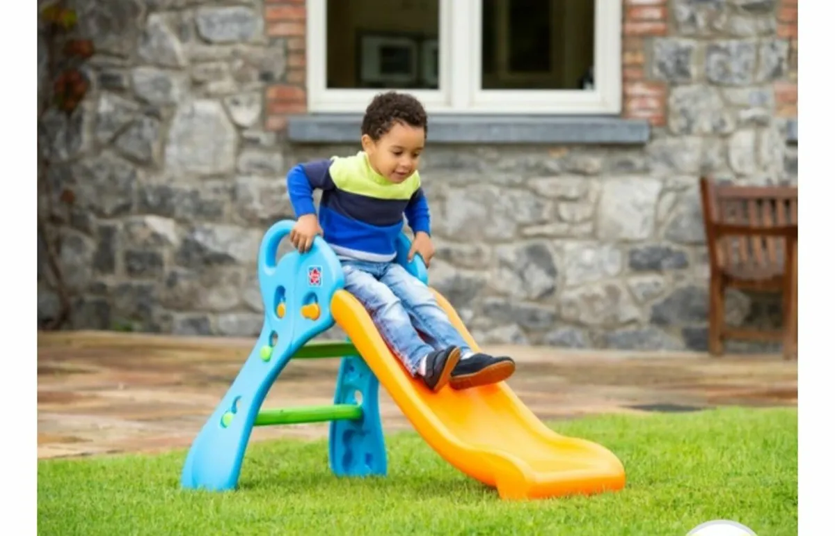 Childs bike and slide - Image 3