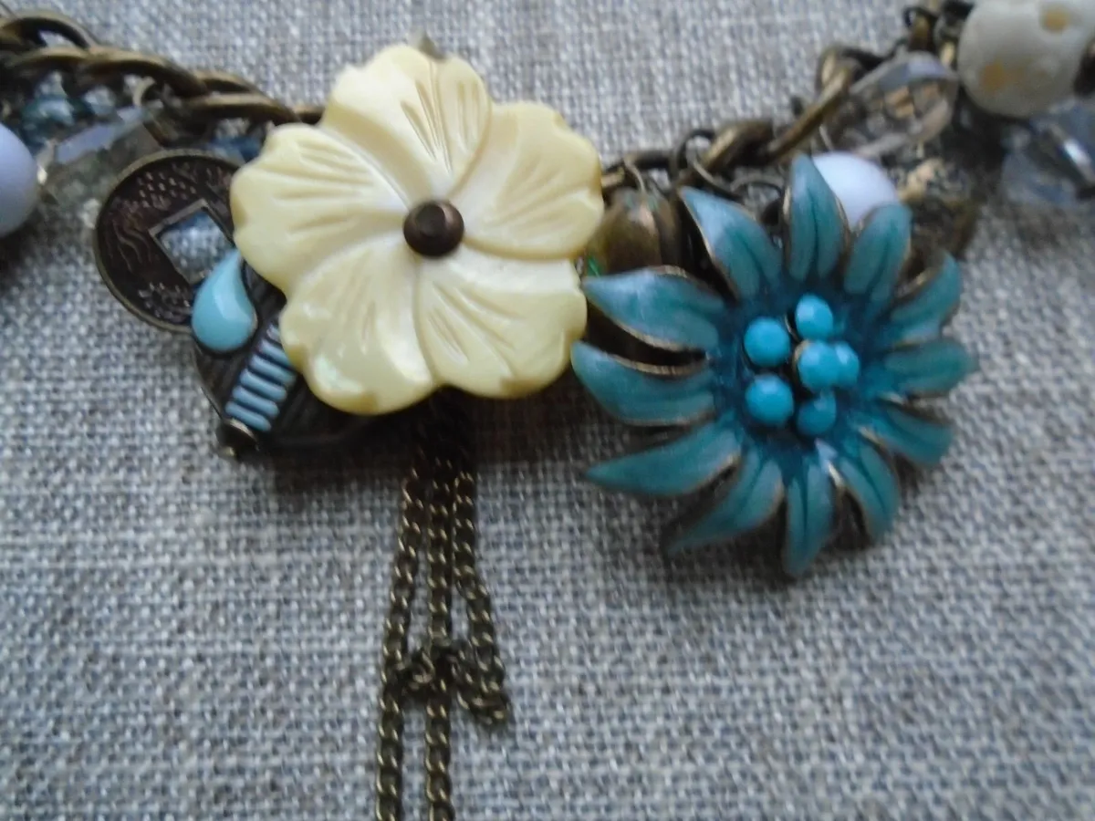 Charm bracelet,Jewellery, Bracelet - Image 4