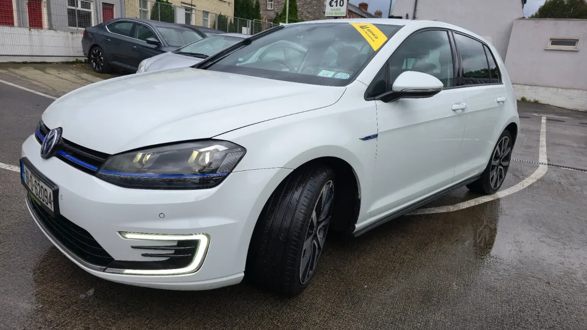 Volkswagen Golf 1.4 GTE 204P BHP AUTO - Image 4