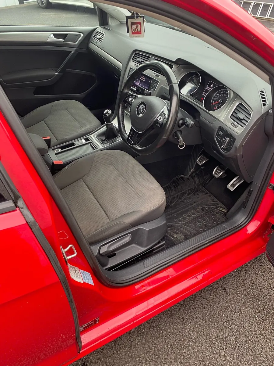 2015 Volkswagen Golf Match - Image 2