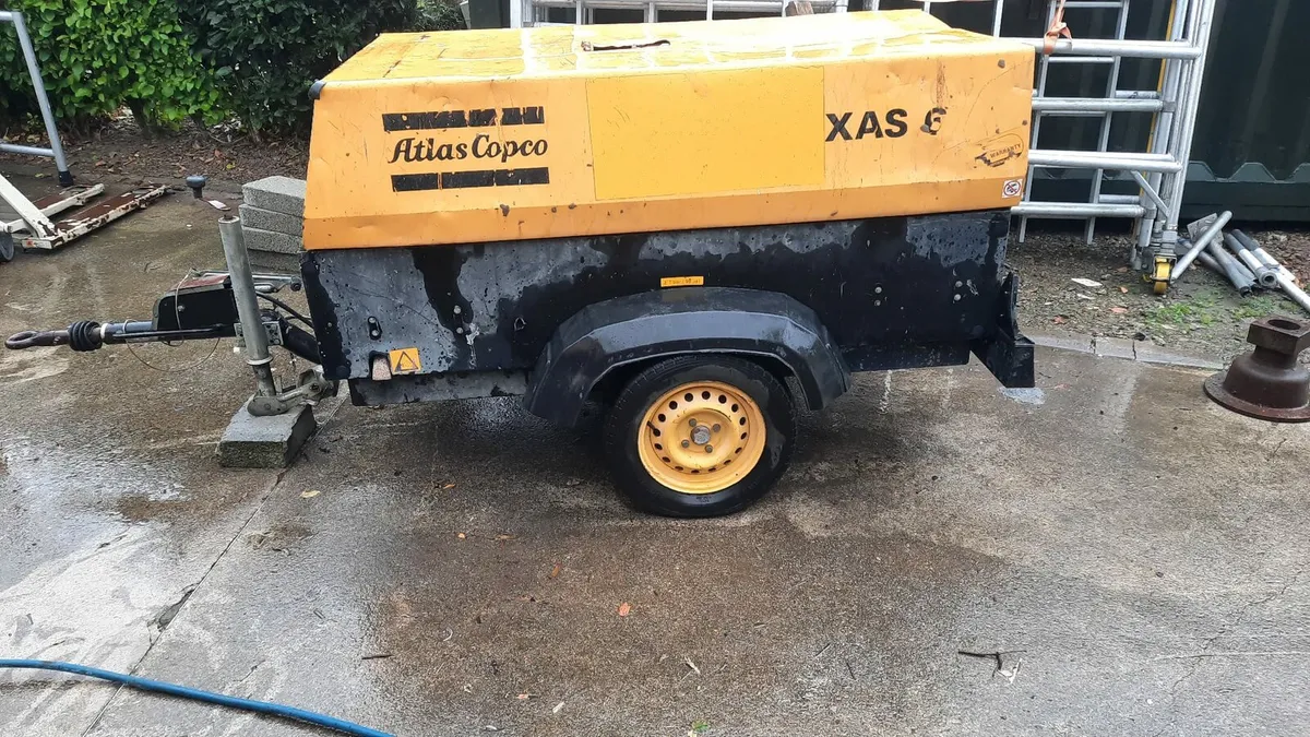 Diesel Road Compressor--like new 700hrs - Image 2