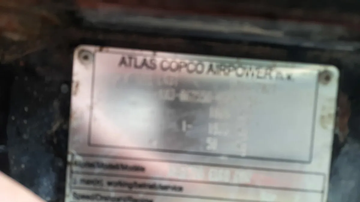 Diesel Road Compressor--like new 700hrs - Image 3