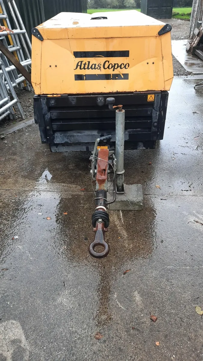 Diesel Road Compressor--like new 700hrs - Image 4