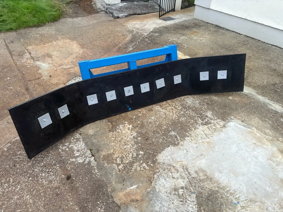 Front loader yard scraper - Image 2