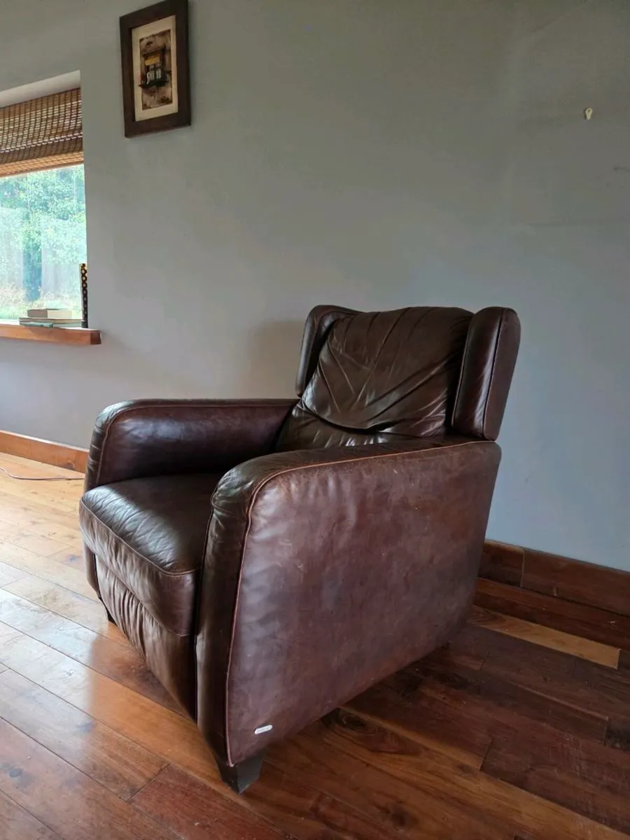 Natuzzi leather sofa and reclining armchair - Image 4