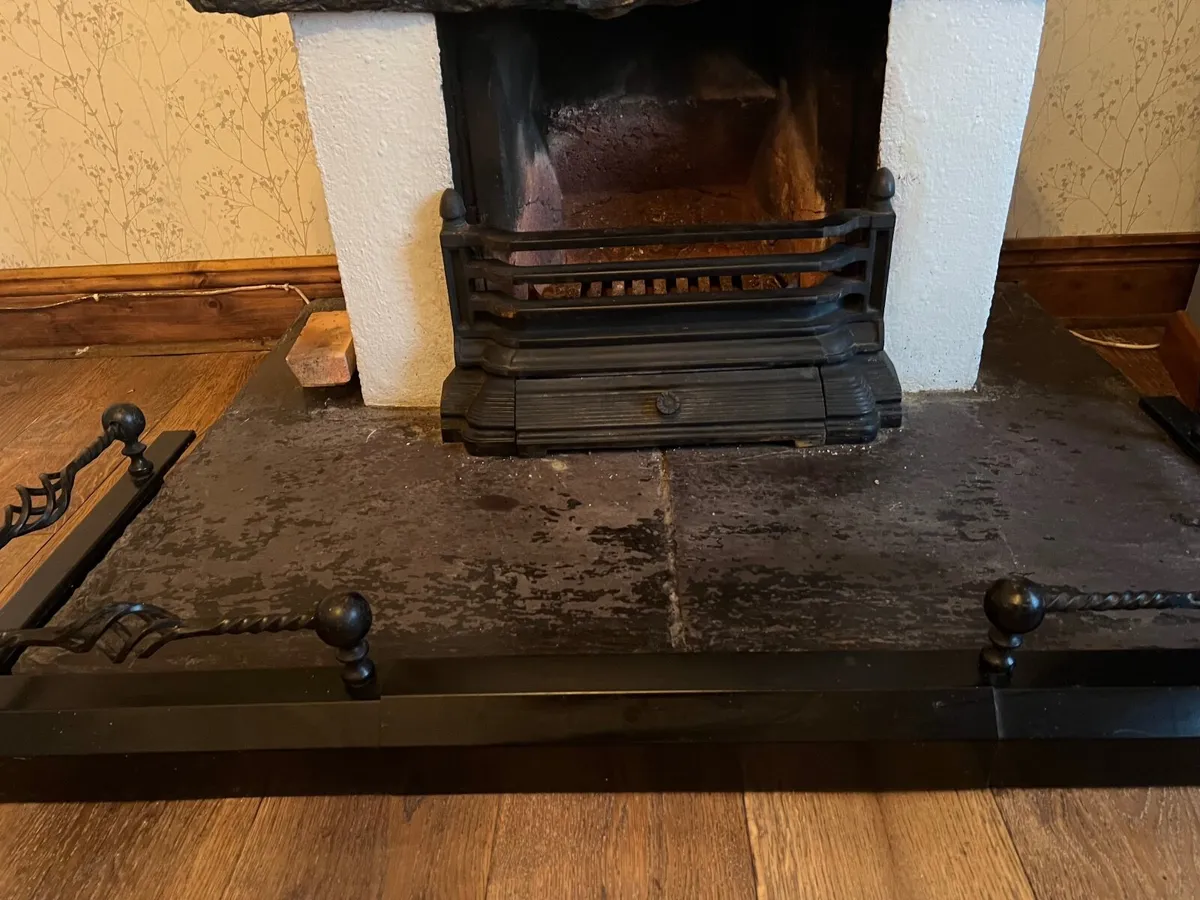 Fire Fender ,small grate, cast iron front insert - Image 1