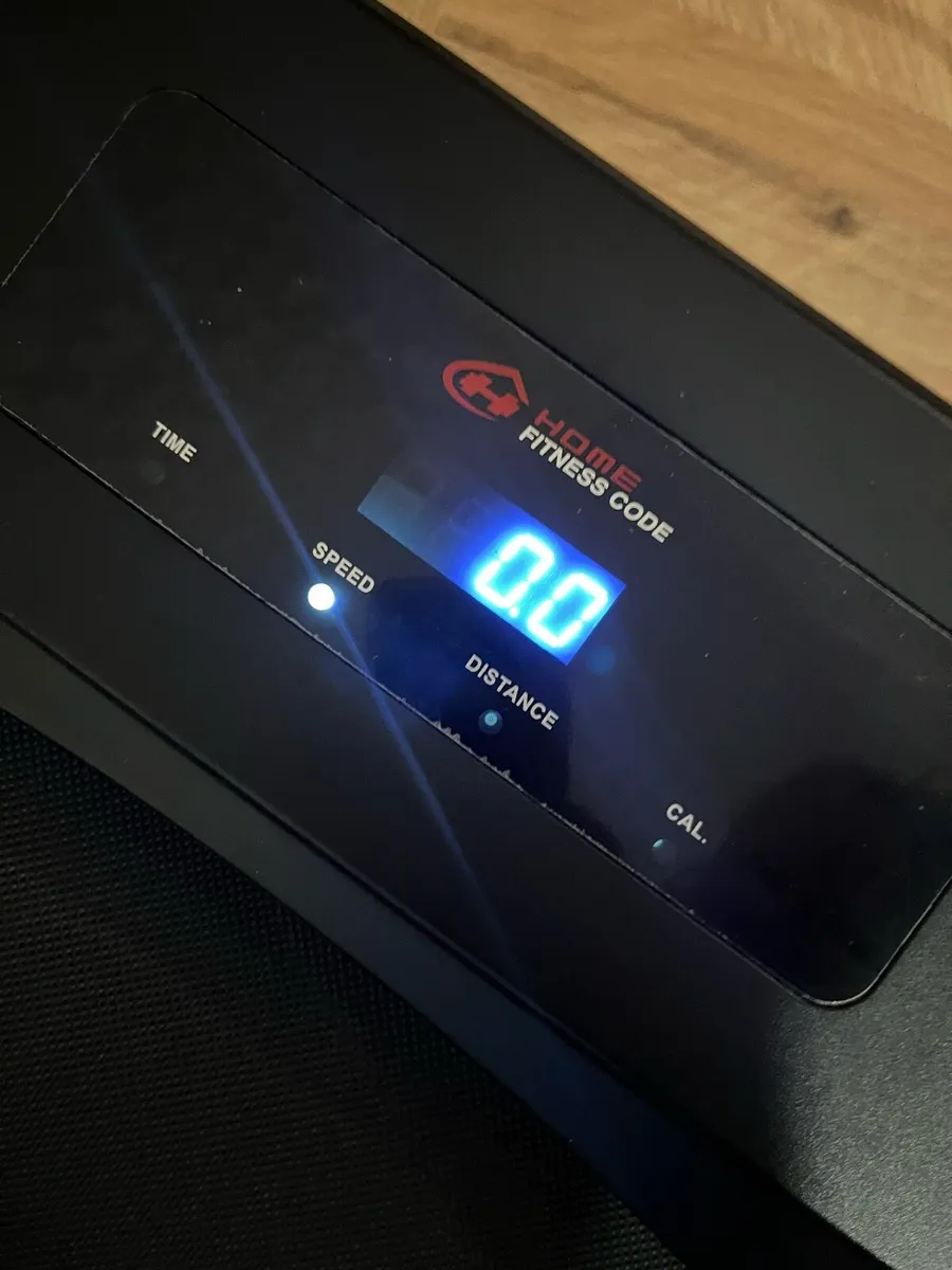 Treadmill C1 – Black - Image 2