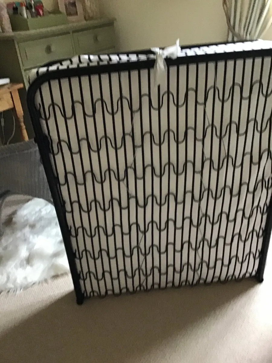 Folding single bed - Image 2