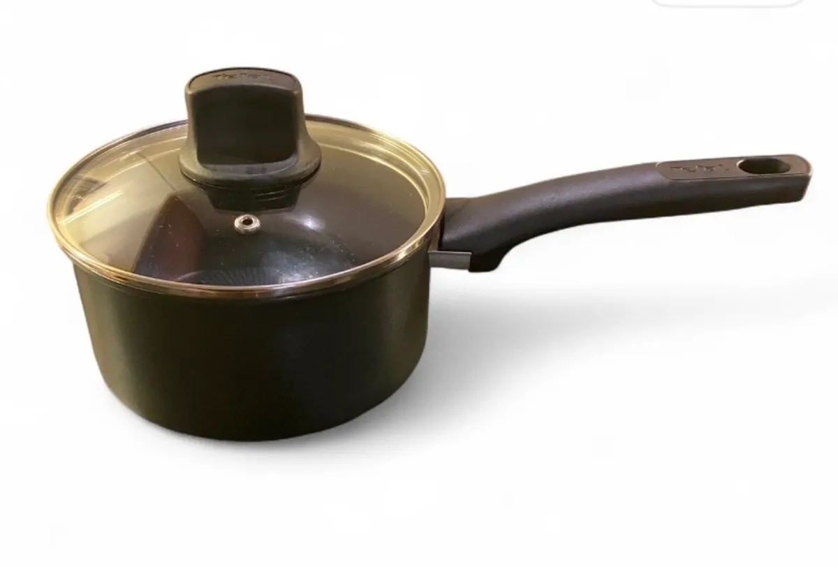 Tefal Titanium Excellence 18cm Saucepan - Image 1