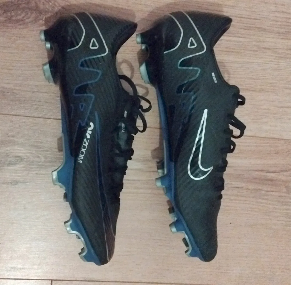 Football shoes - Image 2