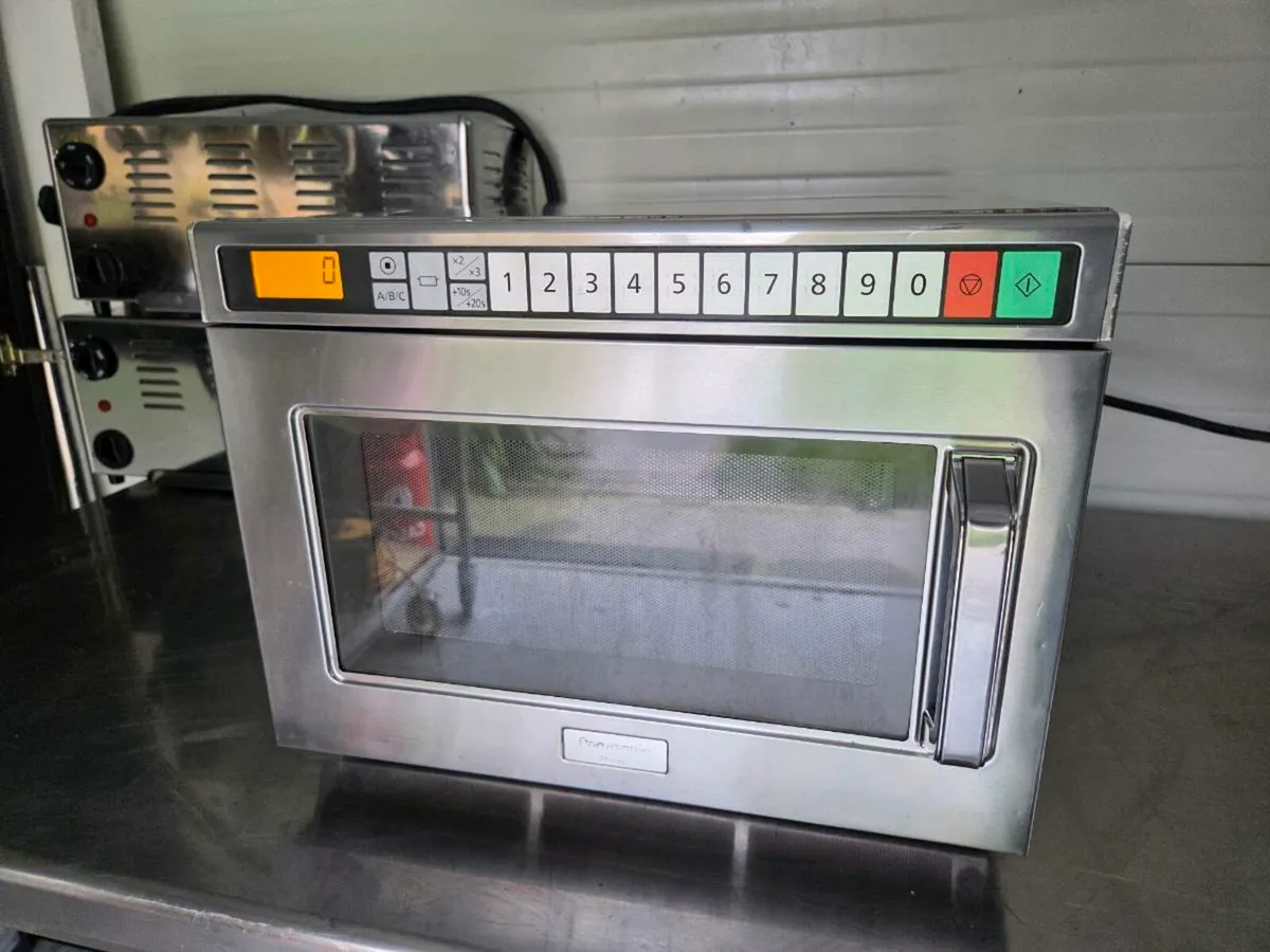 Panasonic commercial microwave - Image 1