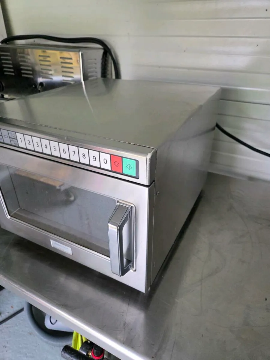Panasonic commercial microwave - Image 2