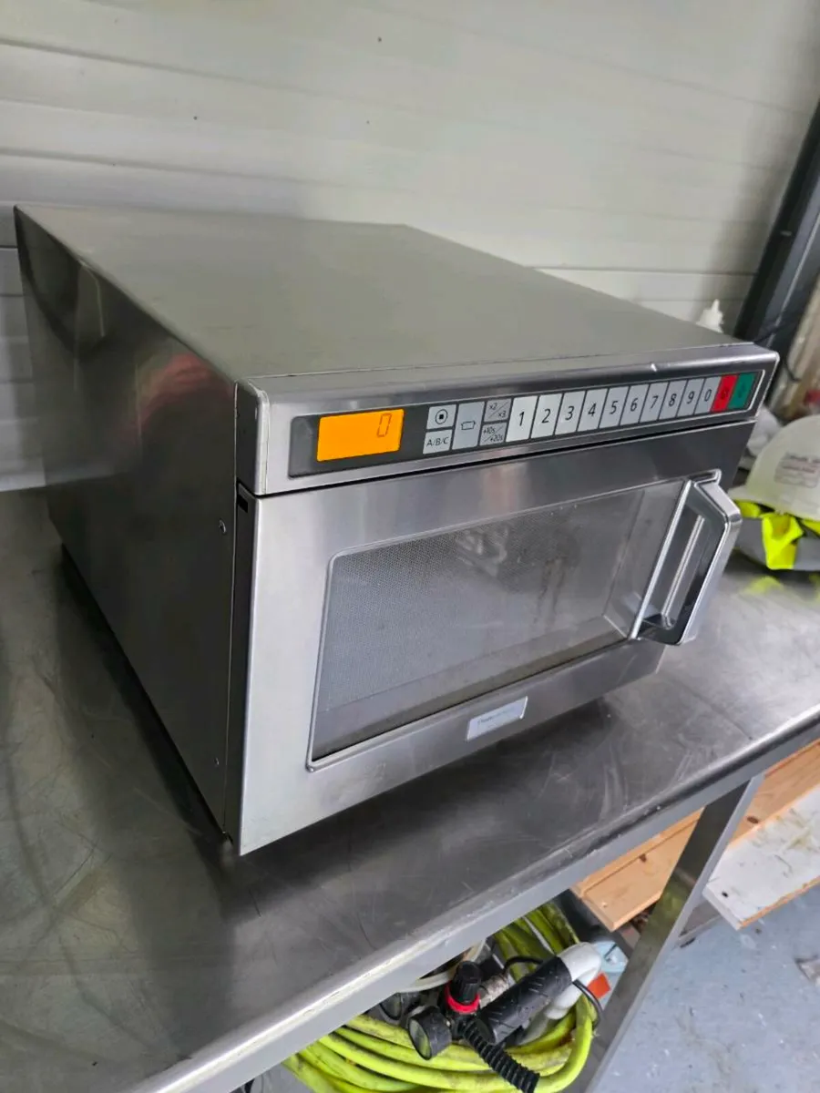 Panasonic commercial microwave - Image 3