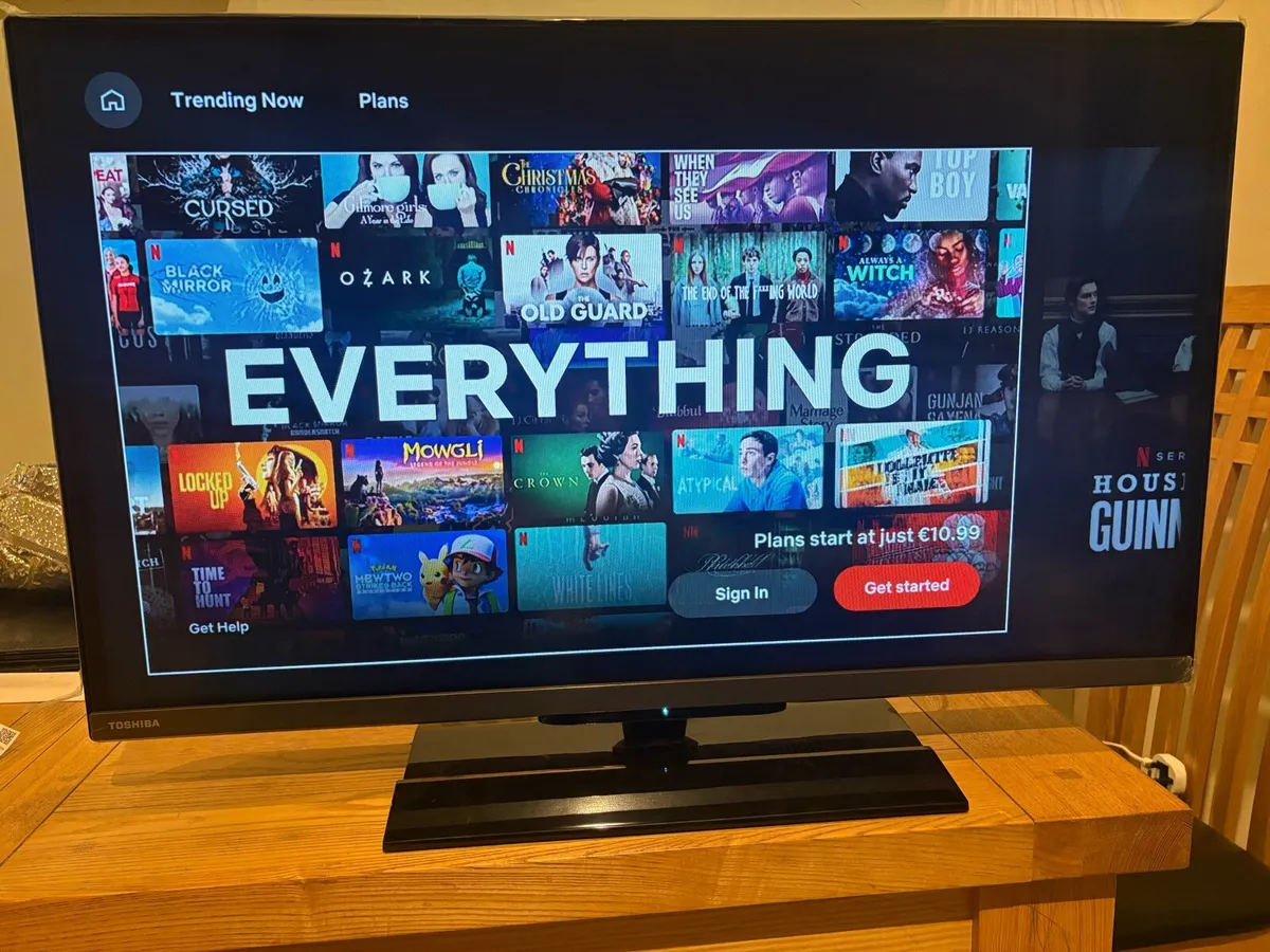 Toshiba 32 Inch Smart TV - Image 2