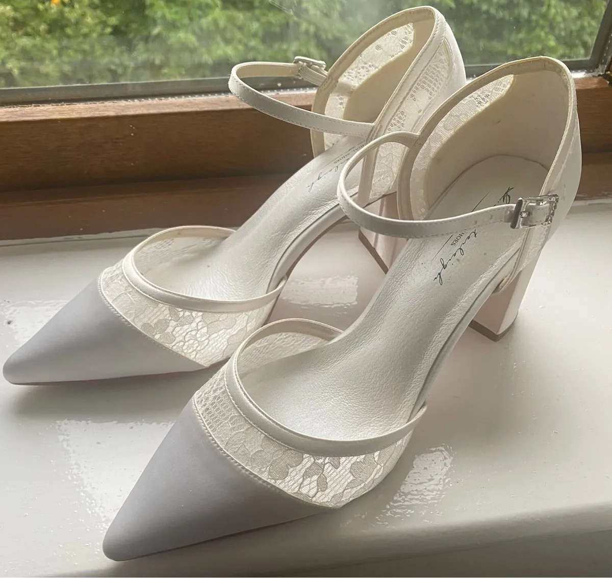 Wedding shoes - Image 1