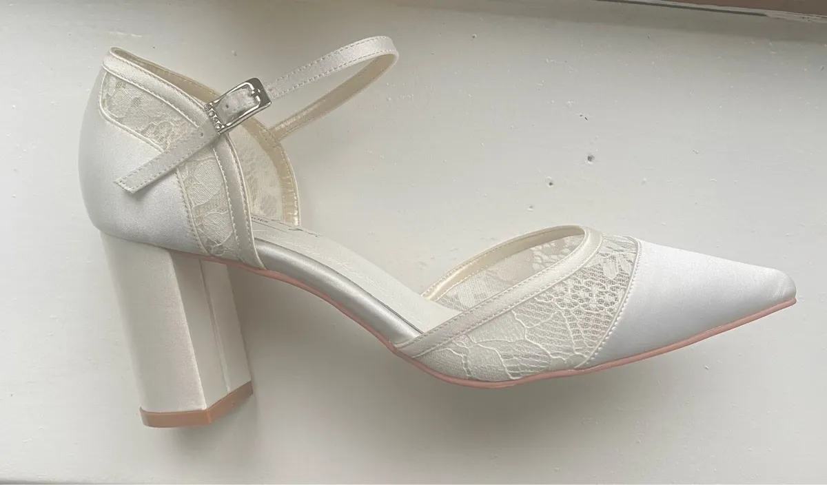 Wedding shoes - Image 3