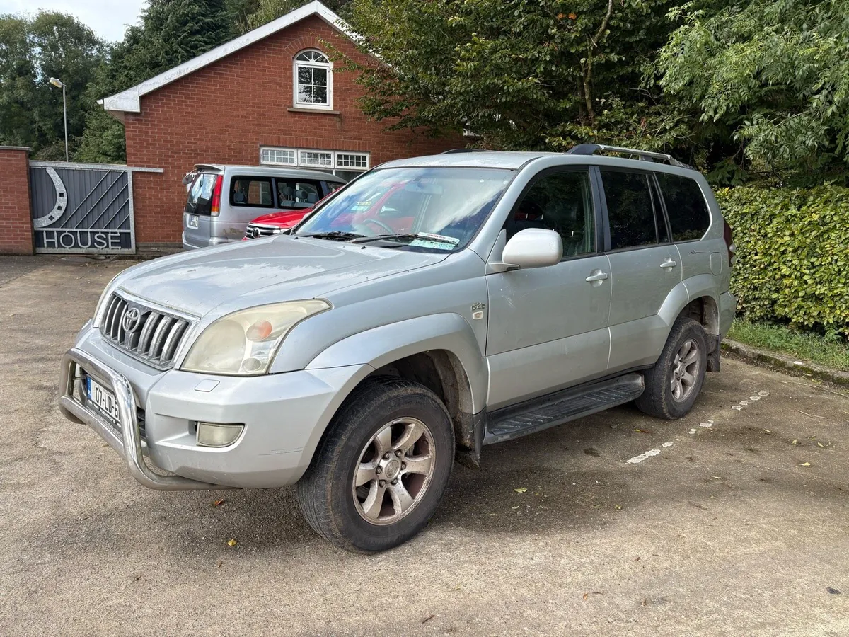 07 Landcruiser 5 Seat CrewCab - Image 3