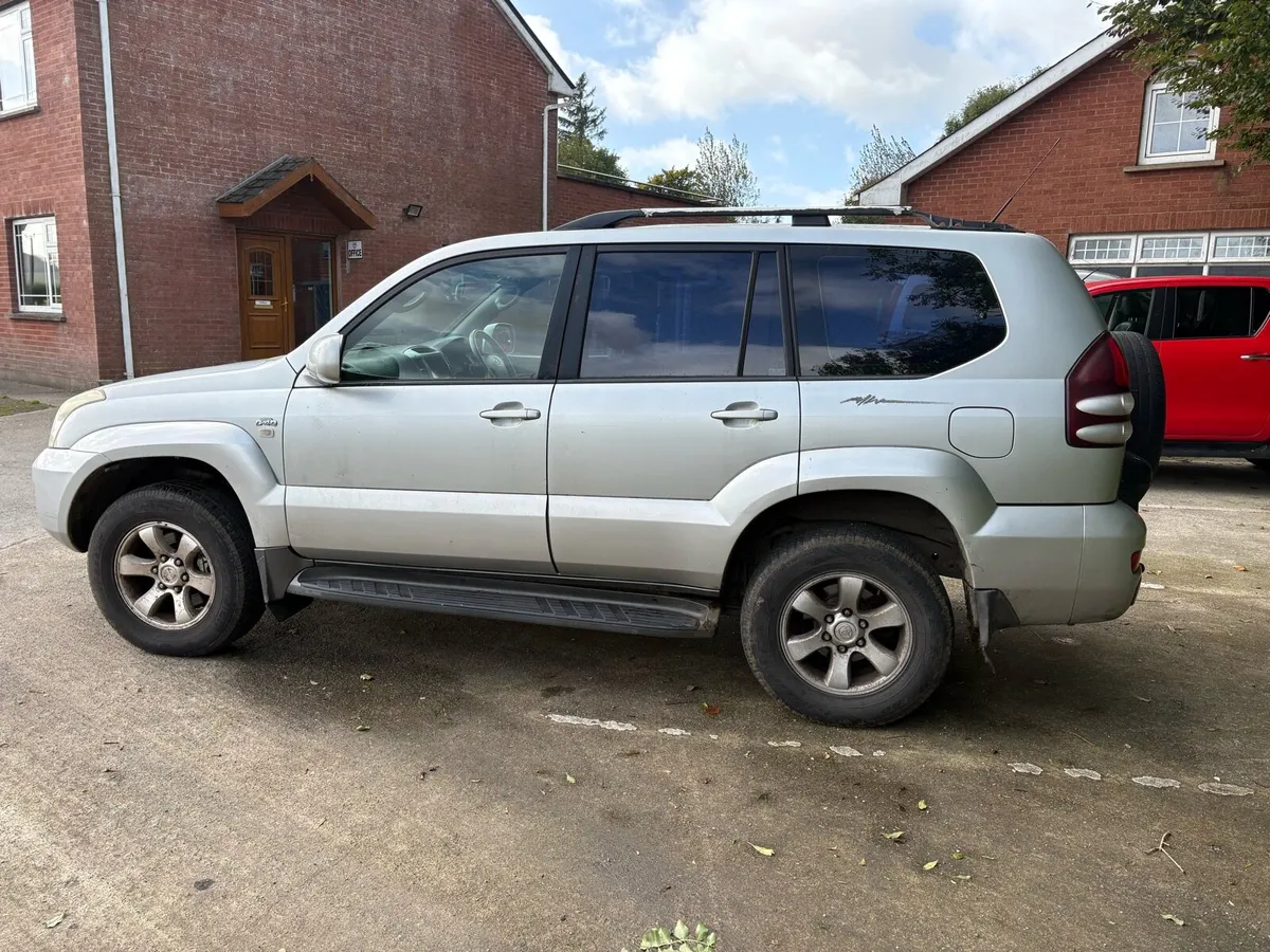 07 Landcruiser 5 Seat CrewCab - Image 4